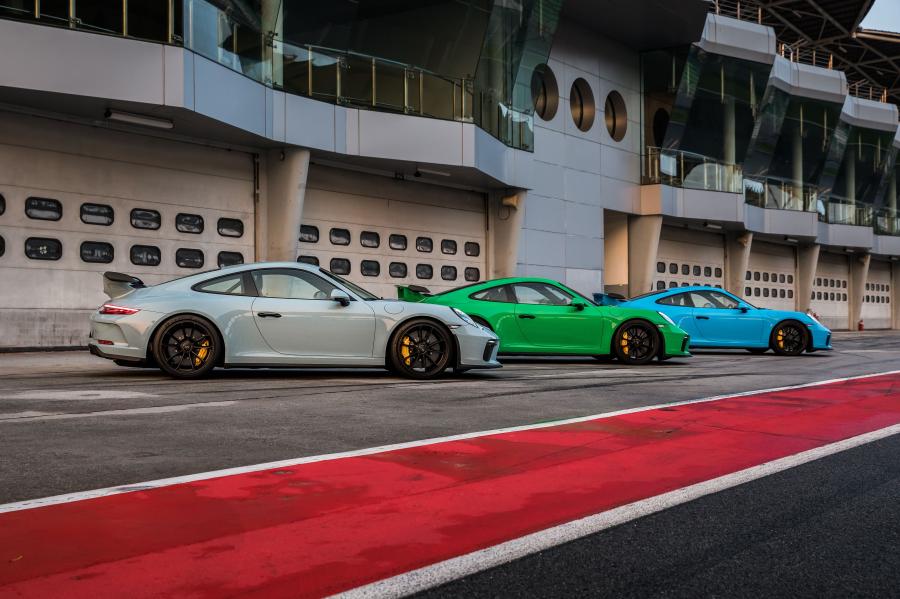  Porsche 911 GT3 (991) 2018 года  (MY) (фото 6 из 21)